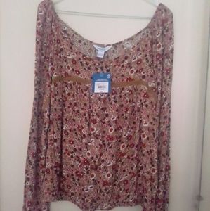 NWT... Juniors Arizona Blouse.